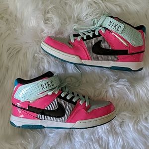 Nike Sneakers High Top sz 7.5 women's Pink